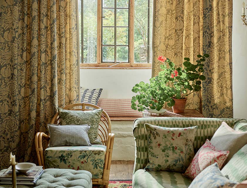 Curtains in Spill Resistant V&A Flowering Kale with Exbury 3 seater sofa in V&A Spill Resistant Ikat Basil